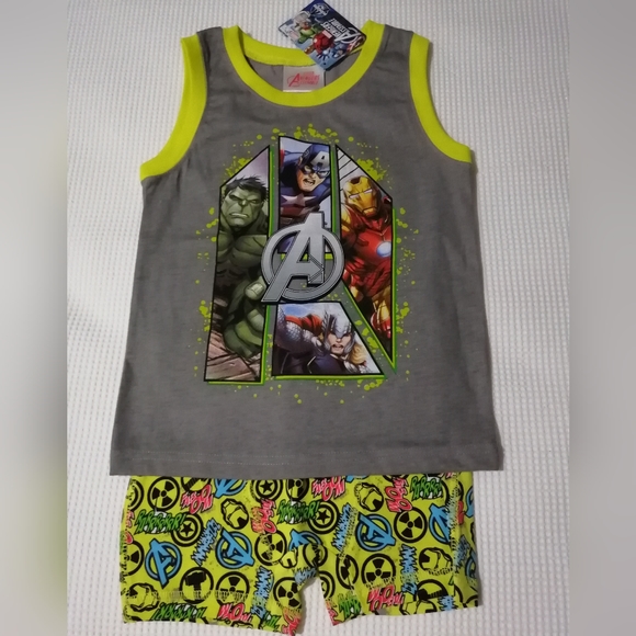 🔥SALE🔥 Avengers Hulk Captain America Ironman 2 Pc Pajamas Set NWT Sz 5, 6X - Picture 1 of 9